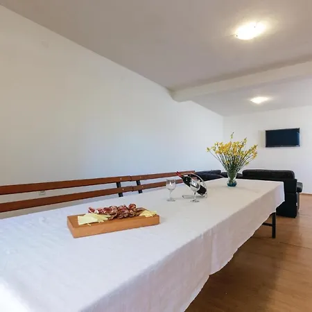 Apartman Holiday In *